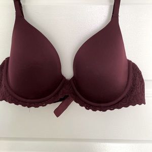 Aerie women’s padded bra .